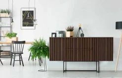 Aparador 351 con estructura metálica de Mega Mobiliario