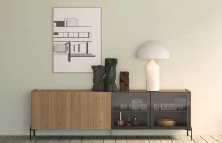 Aparador Zero.22 con puertas en cristal de Devina Nais