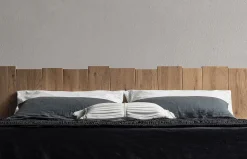 Composición de dormitorio con cabecero suspendido Urban Ranch de Devina Nais