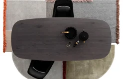 Mesa de comedor Cosmopolitan con pata Wave de Devina Nais