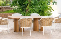 Mesa de comedor Malasia de Majestic Garden