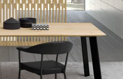 Mesa de comedor Manhattan con pata Pass de Devina Nais