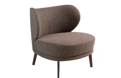 Sillón tapizado en tela y patas acero 5079 de Ángel Cerdá