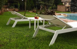 Tumbona de exterior Benisa con estructura de aluminio de Arkimueble